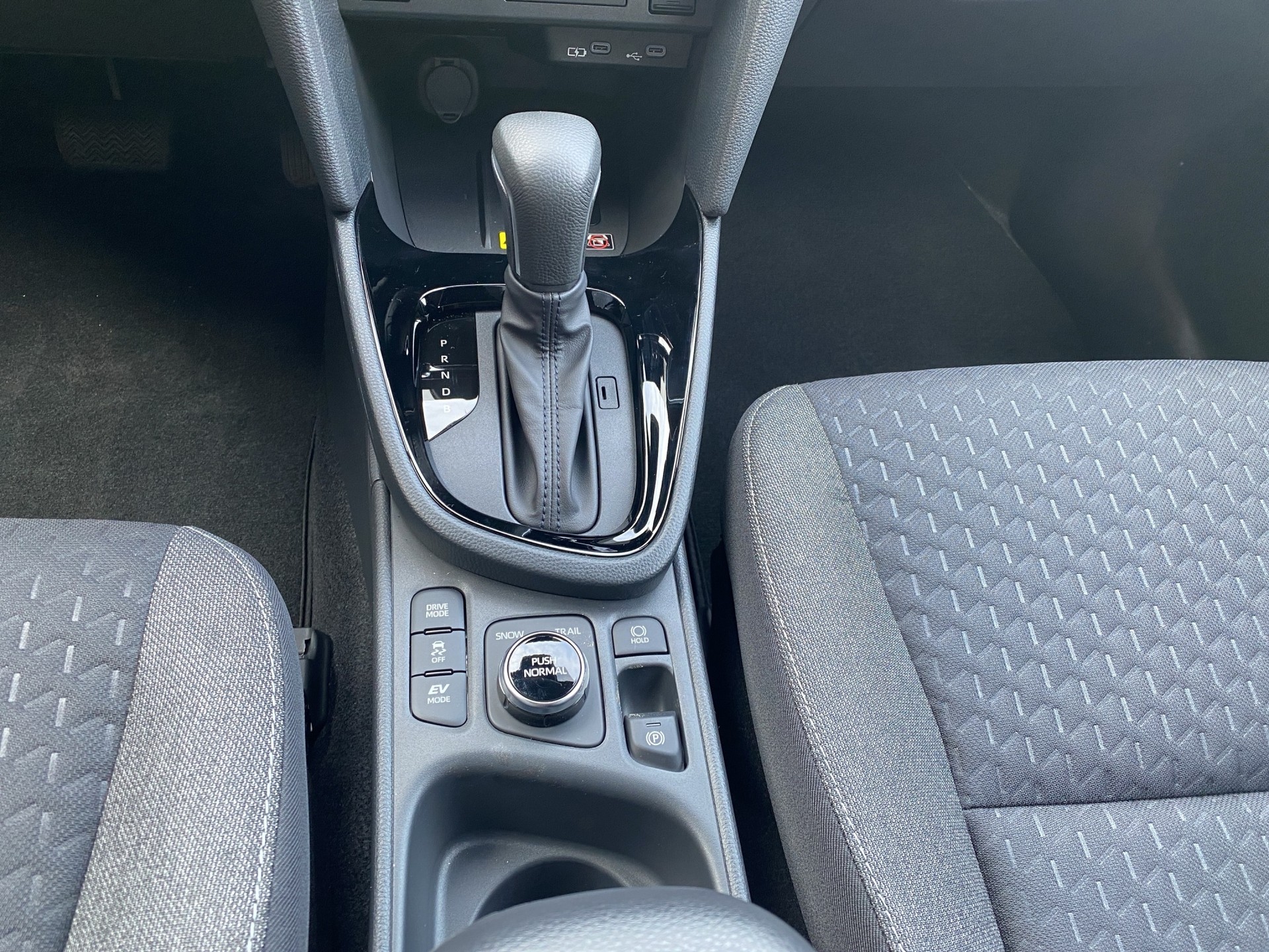 TOYOTA Yaris Cross 1.5 Trend AWDi e-CVT-image-11