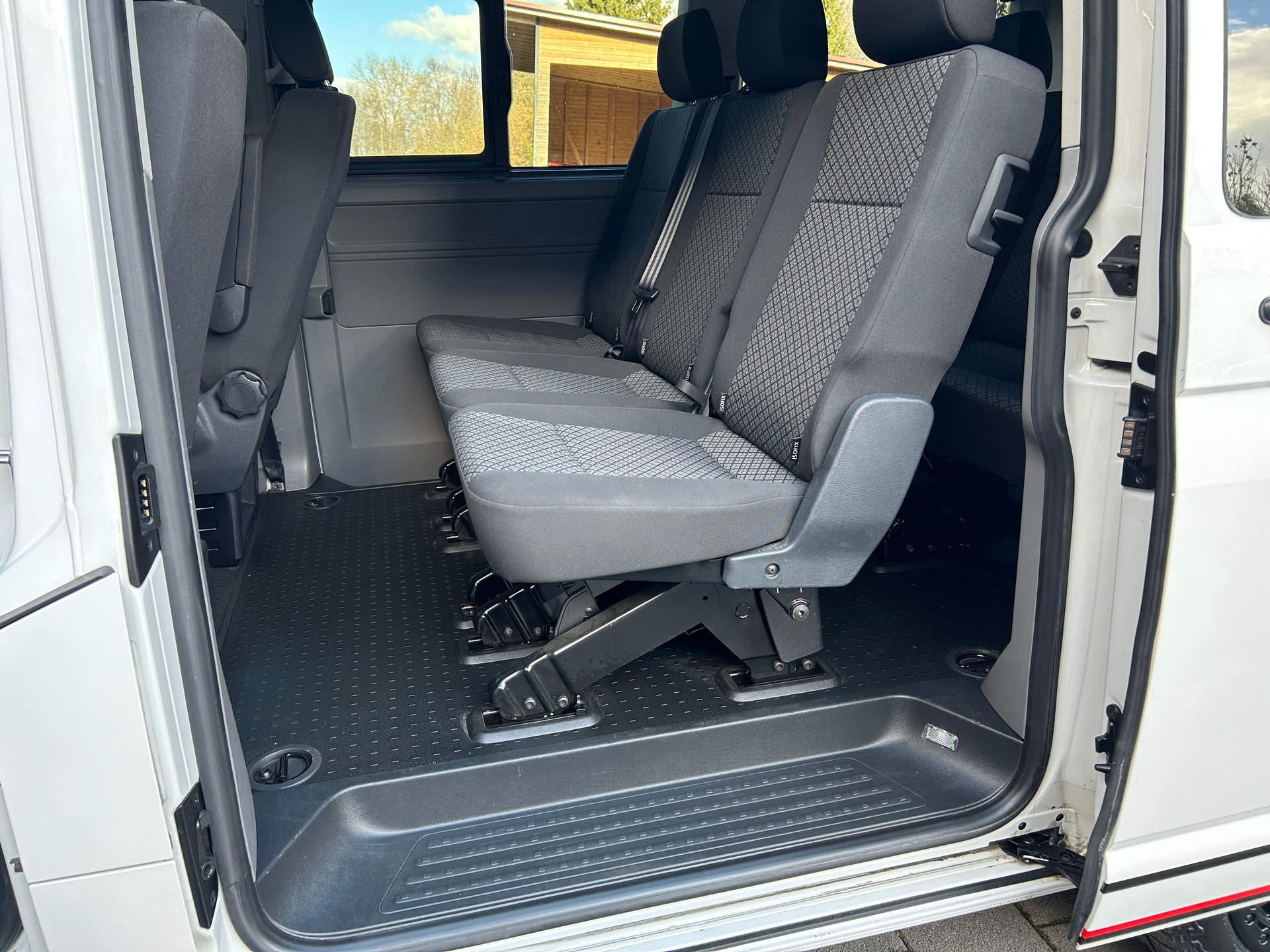 VW T6.1 2.0 TDI Caravelle 4Motion Trendline-image-14