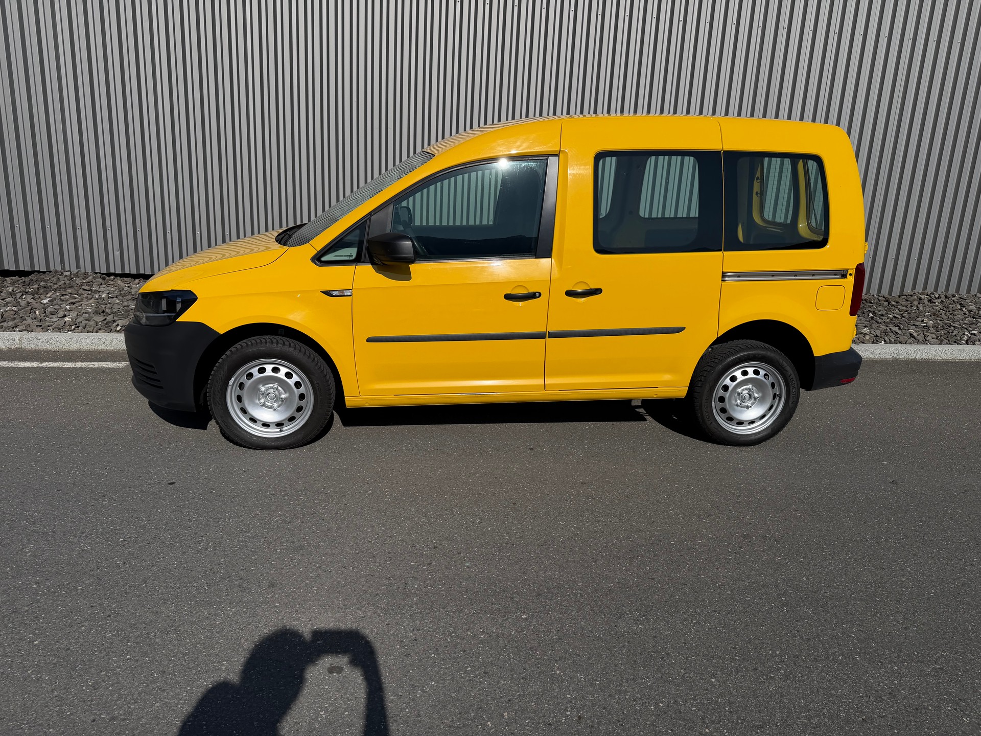 VW Caddy 2.0TDI 4Motion BlueMotion DSG AUTOMATIQUE-image-3