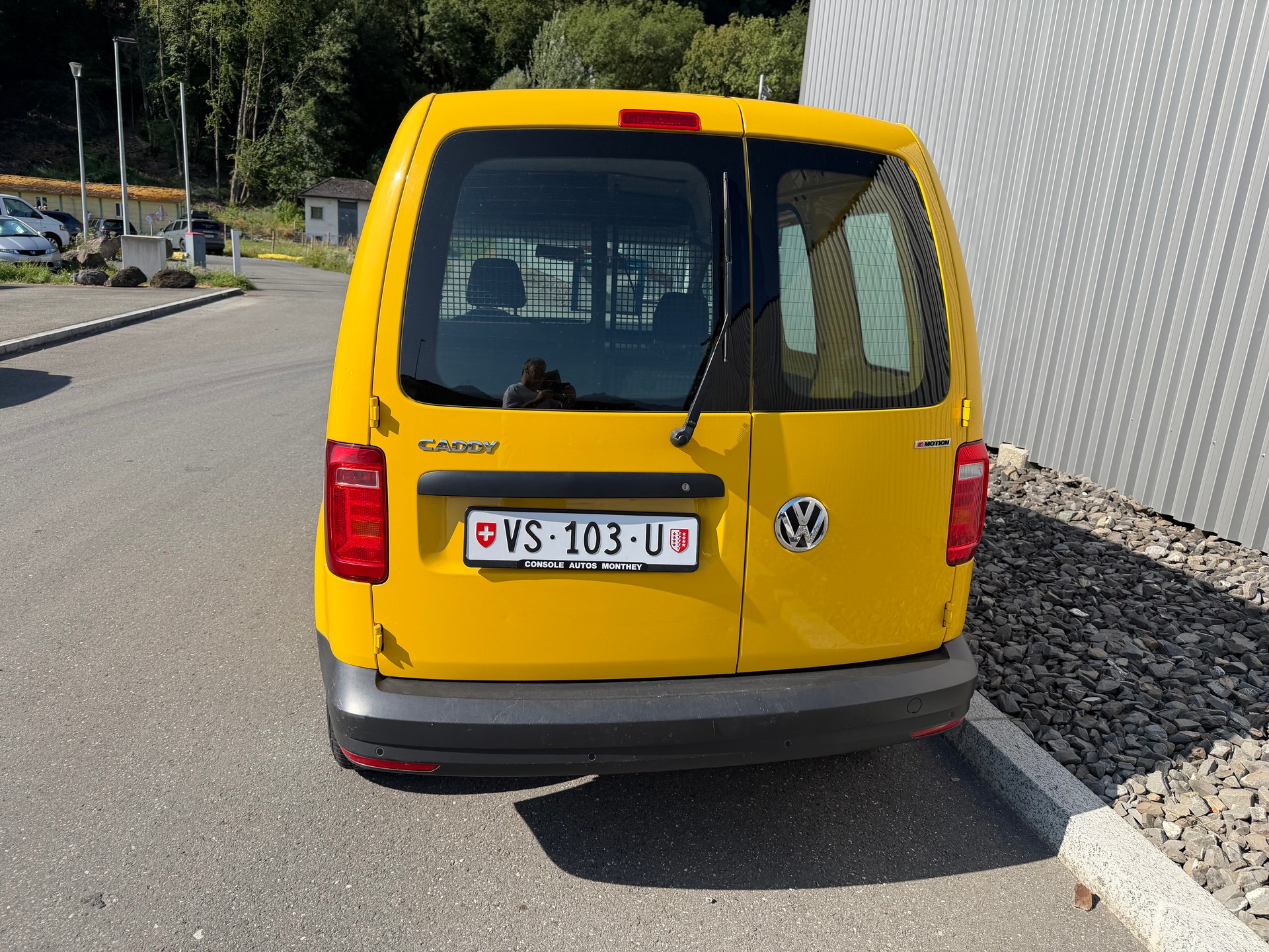 VW Caddy 2.0TDI 4Motion BlueMotion DSG AUTOMATIQUE-image-1