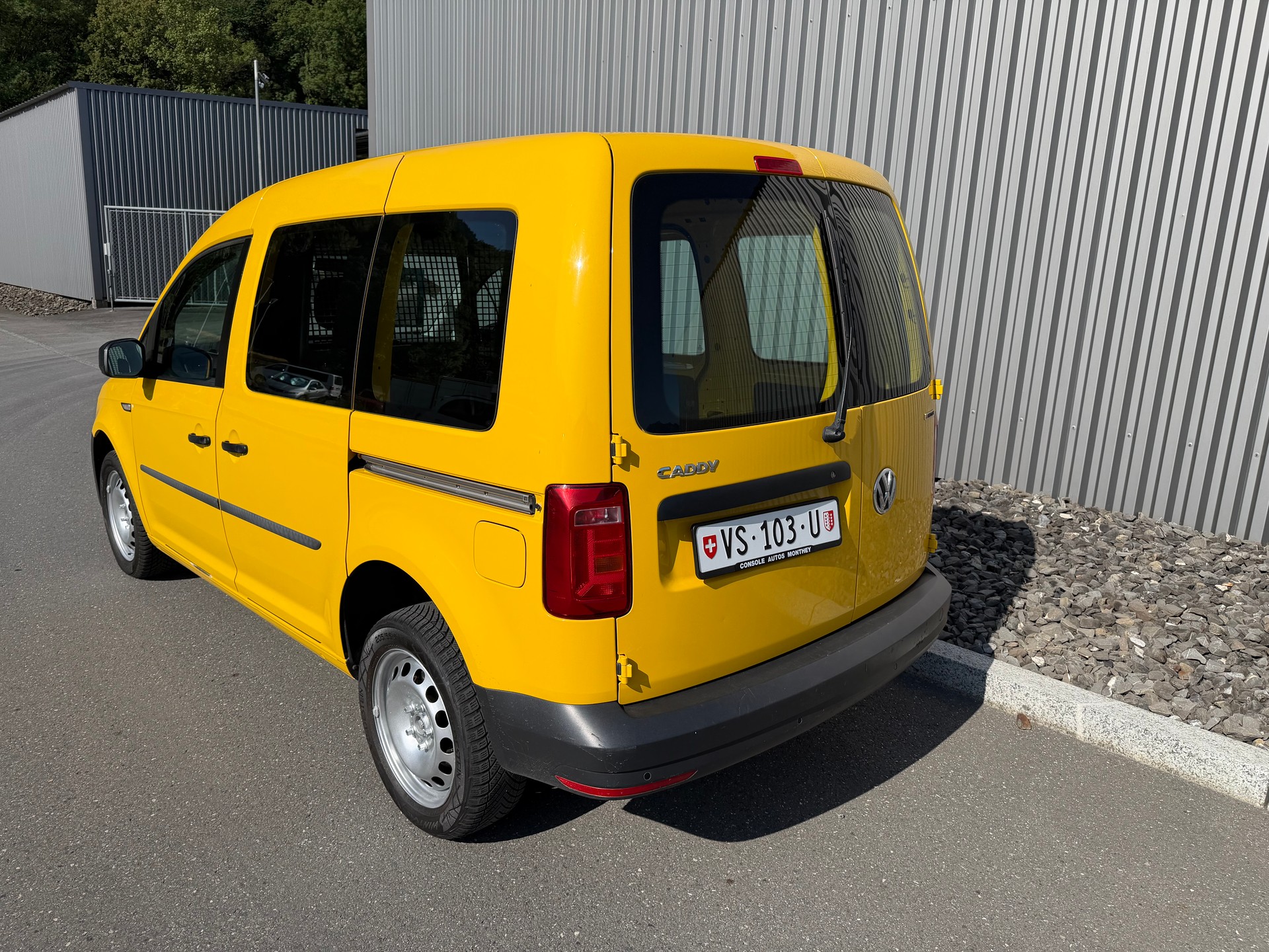 VW Caddy 2.0TDI 4Motion BlueMotion DSG AUTOMATIQUE-image-2