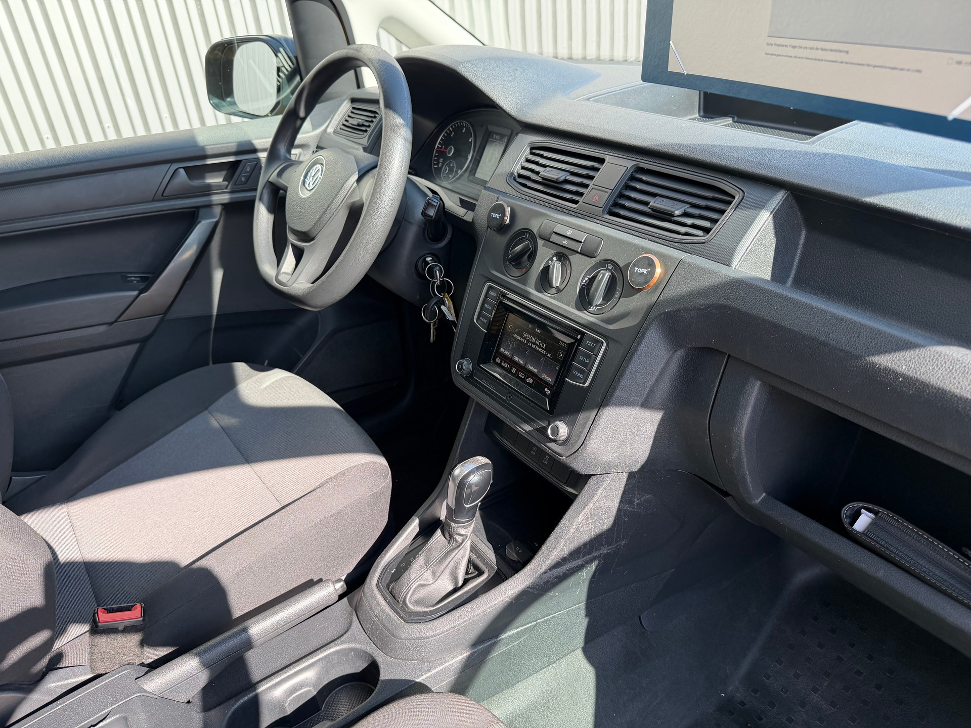 VW Caddy 2.0TDI 4Motion BlueMotion DSG AUTOMATIQUE-image-19