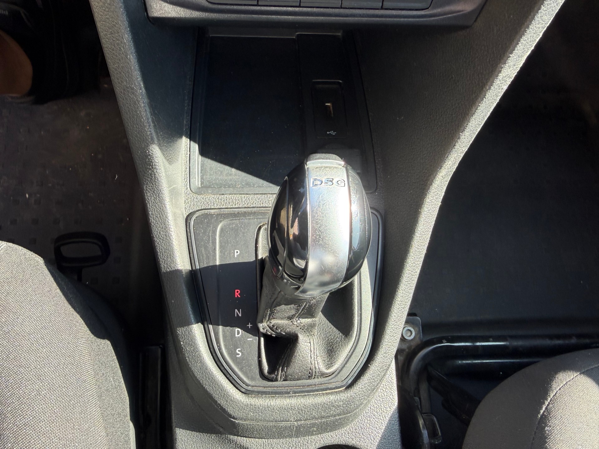 VW Caddy 2.0TDI 4Motion BlueMotion DSG AUTOMATIQUE-image-38