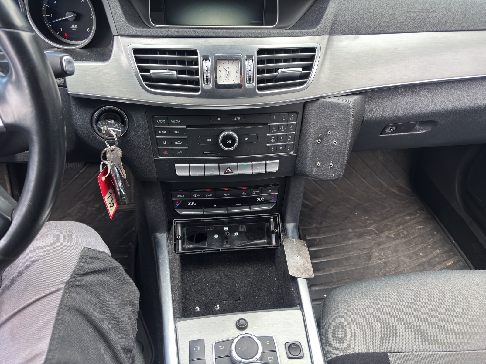 MERCEDES-BENZ E 350 BlueTEC Avantgarde 4Matic 7G-Tronic *** Expertise du jour ***-image-13