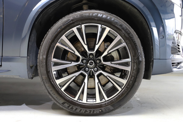 VOLVO XC90 T8 eAWD Xcentric-image-12
