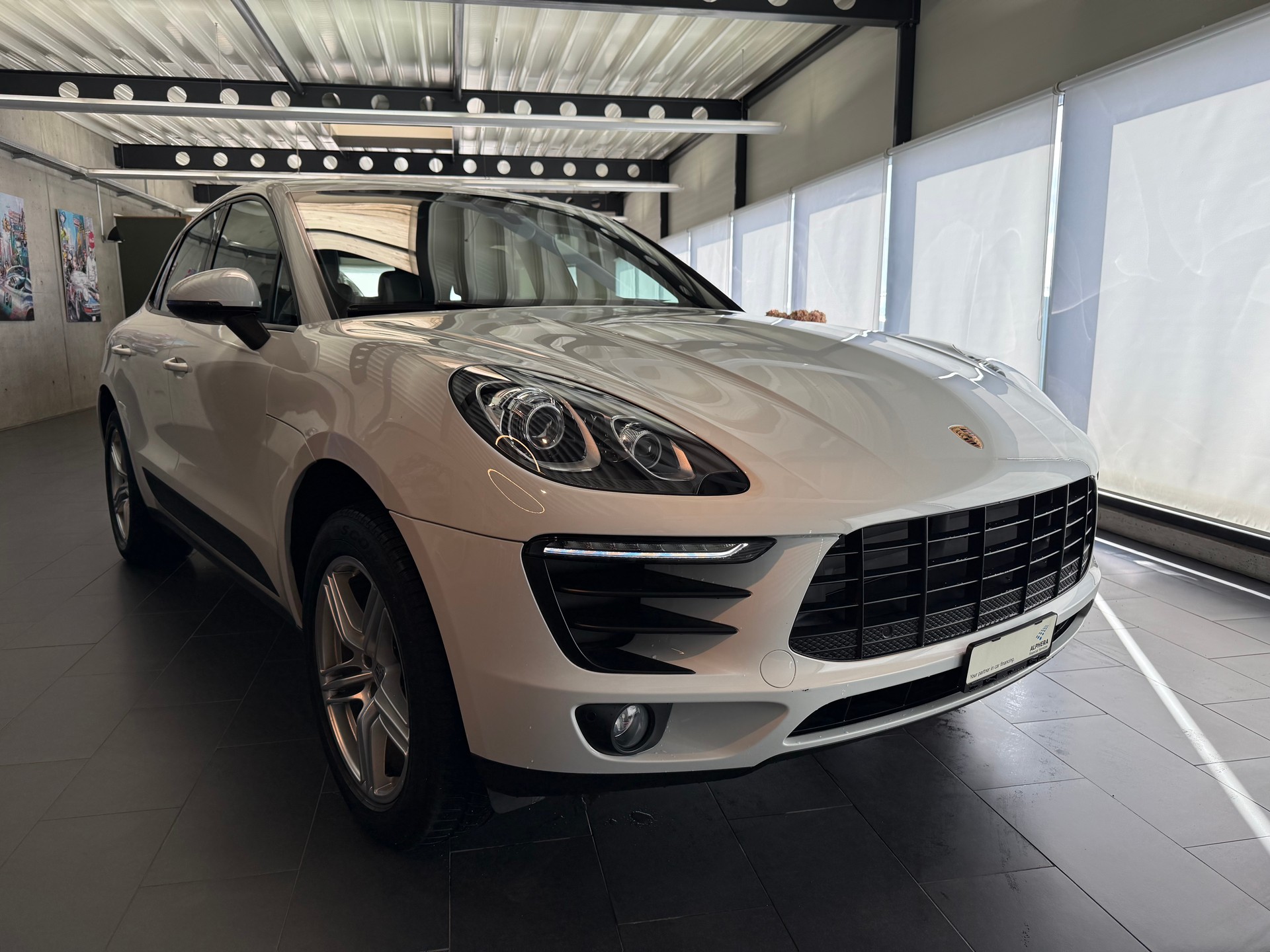 PORSCHE Macan 2.0-image-2