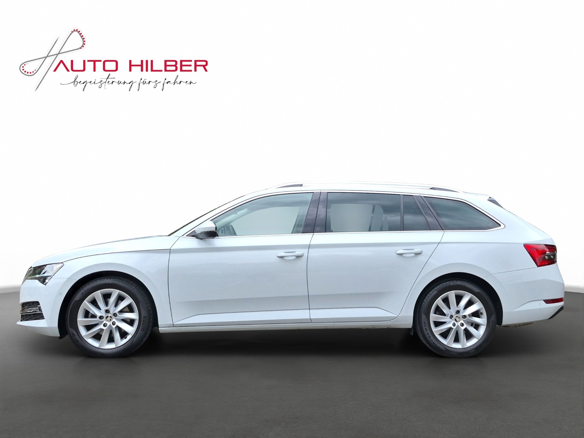 SKODA Superb Combi 2.0 TDi Style DSG *Anhängerkupplung*-image-2