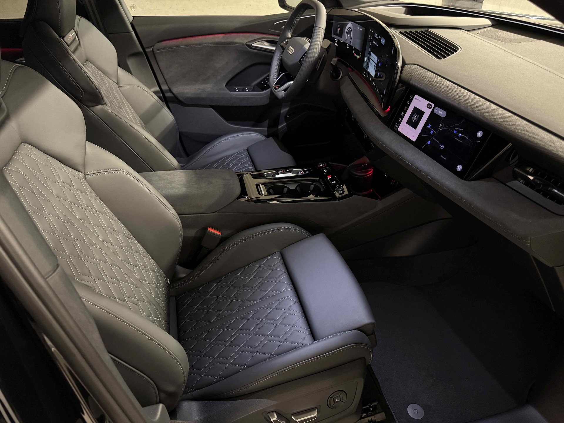 AUDI SQ6 Sportback e-tron quattro-image-11