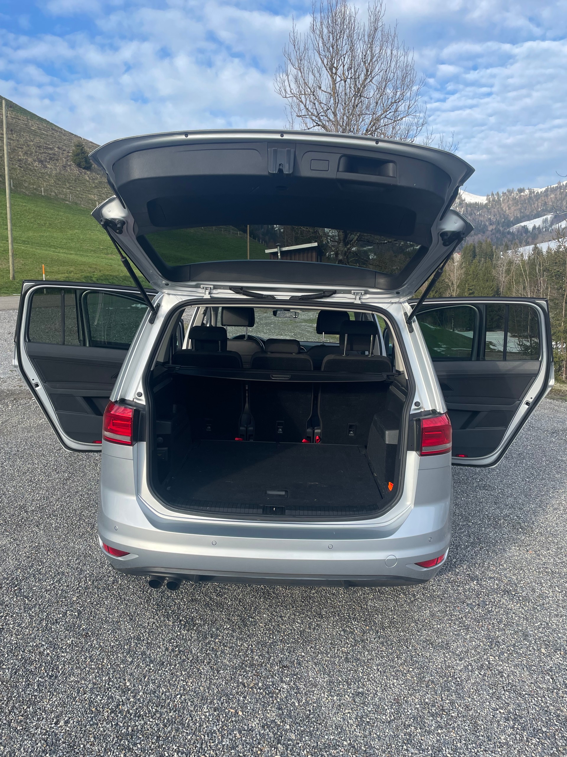 VW Touran 2.0 TDI BlueMotion Technology Comfortline DSG-image-12