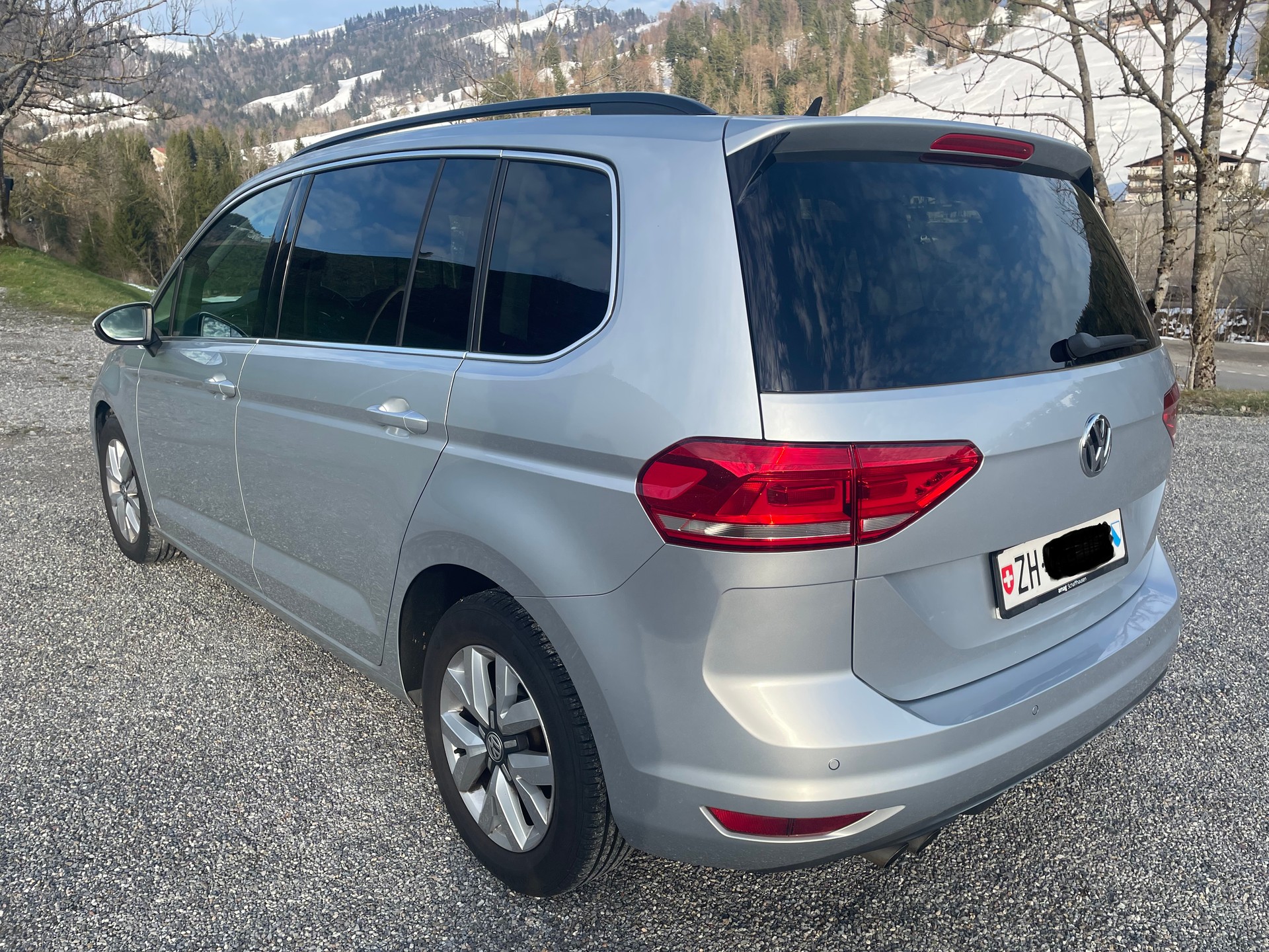 VW Touran 2.0 TDI BlueMotion Technology Comfortline DSG-image-1