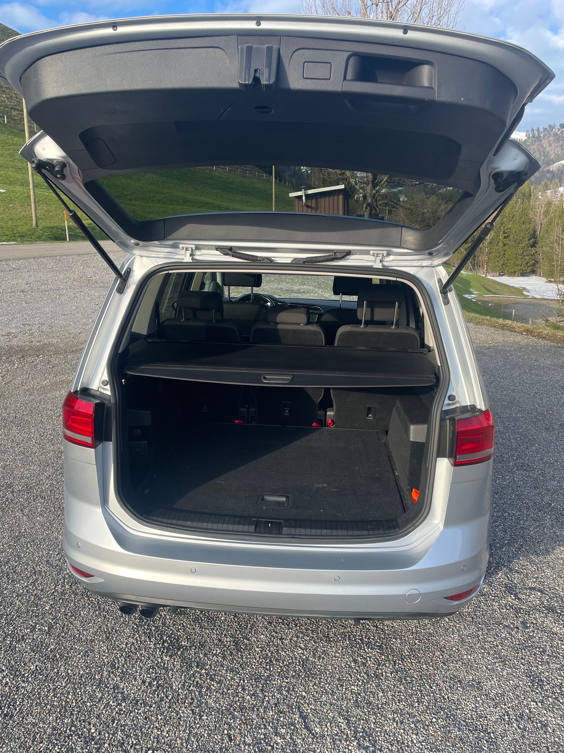 VW Touran 2.0 TDI BlueMotion Technology Comfortline DSG-image-11
