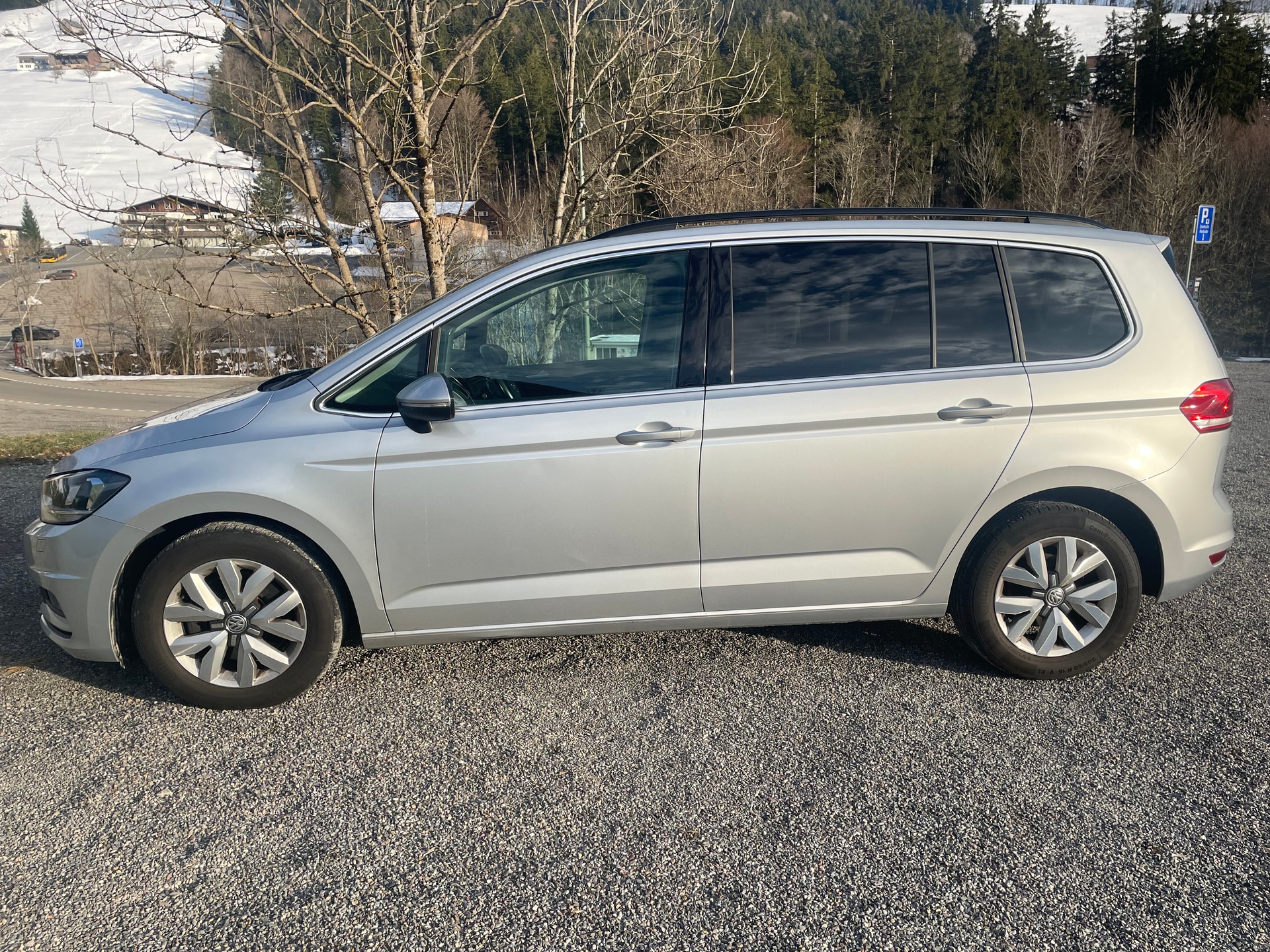 VW Touran 2.0 TDI BlueMotion Technology Comfortline DSG-image-0