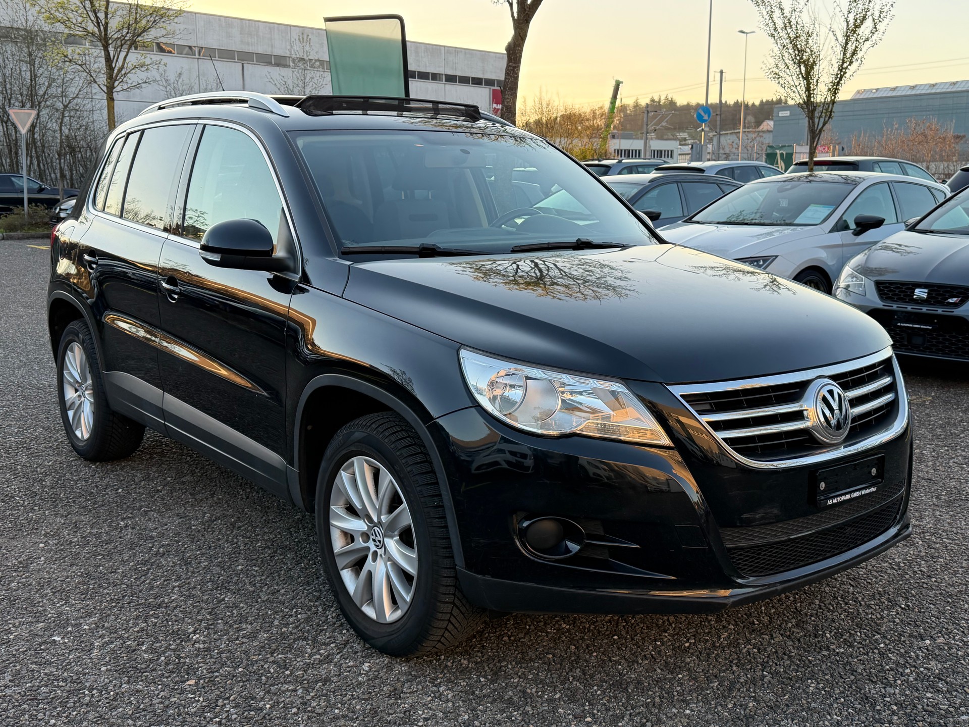 VW Tiguan 2.0 TDI Sport&Style Tiptronic-image-2