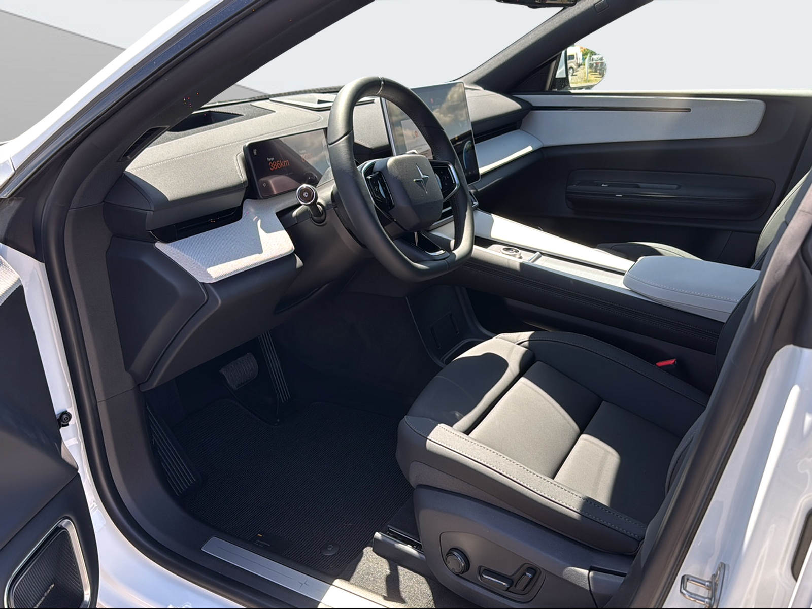 POLESTAR 4 Long Range Single Motor-image-9