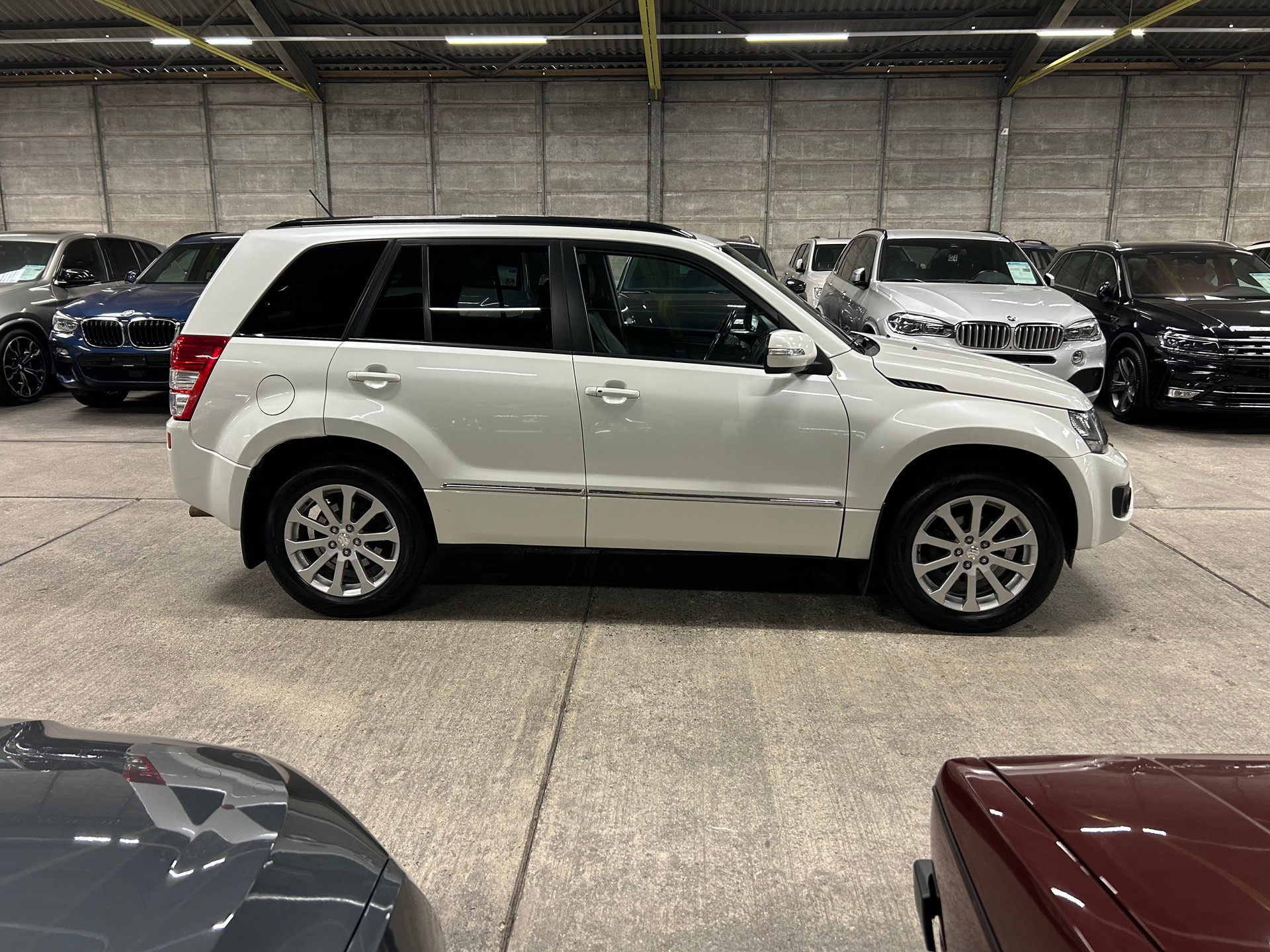 SUZUKI Gr. Vitara 2.4 16V GL Top Sergio Cellano Aut.-image-2
