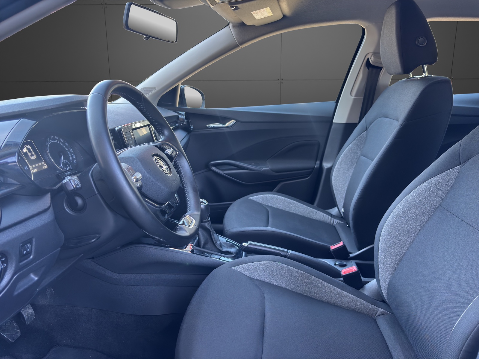 SKODA Fabia 1.0 MPI Active-image-2