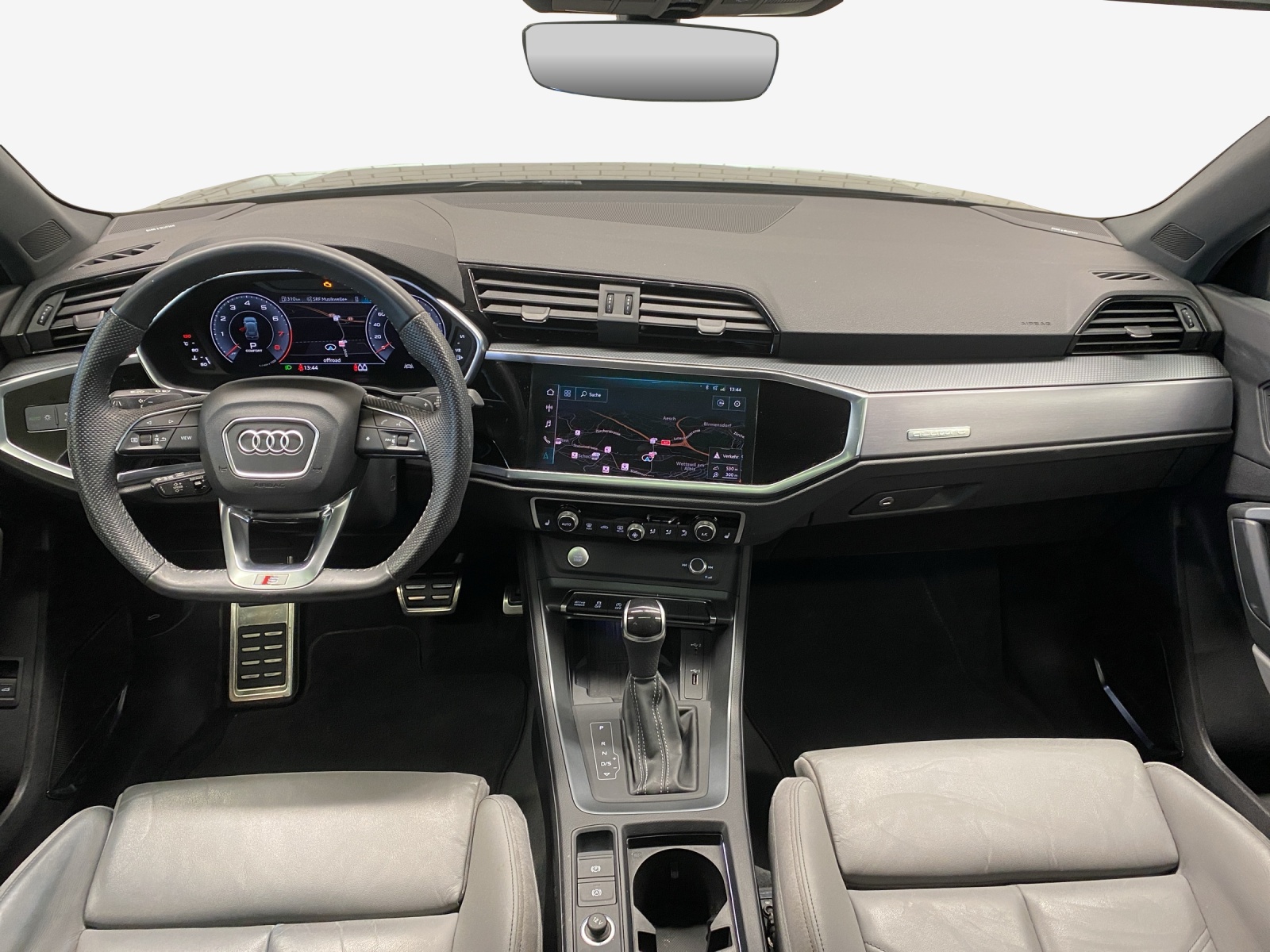 AUDI Q3 45 TFSI S line quattro S-tronic-image-8