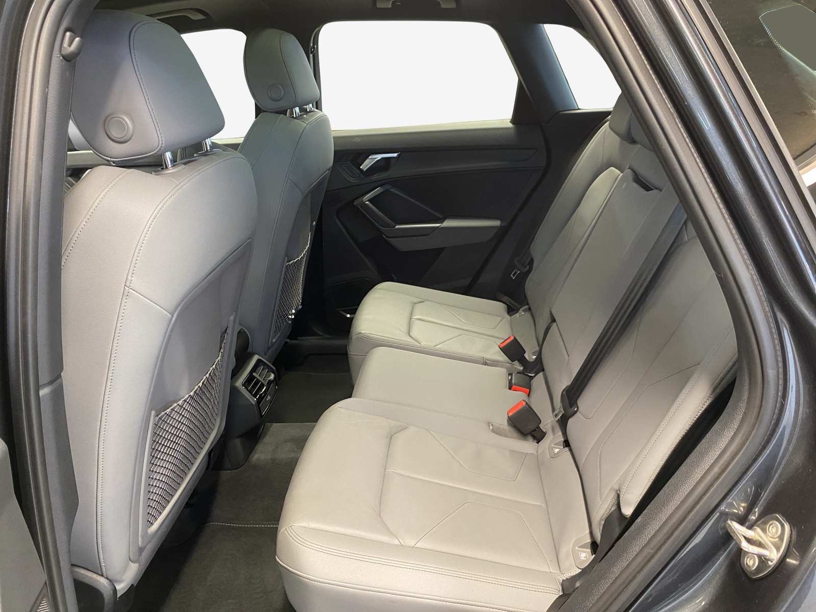 AUDI Q3 45 TFSI S line quattro S-tronic-image-11