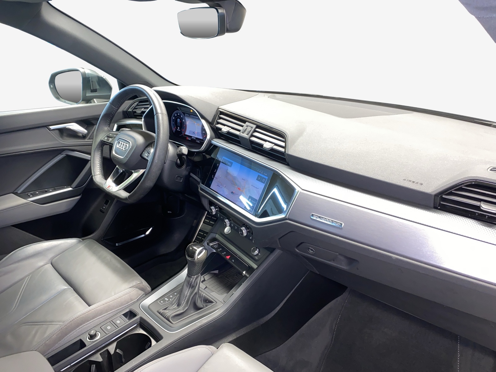 AUDI Q3 45 TFSI S line quattro S-tronic-image-14