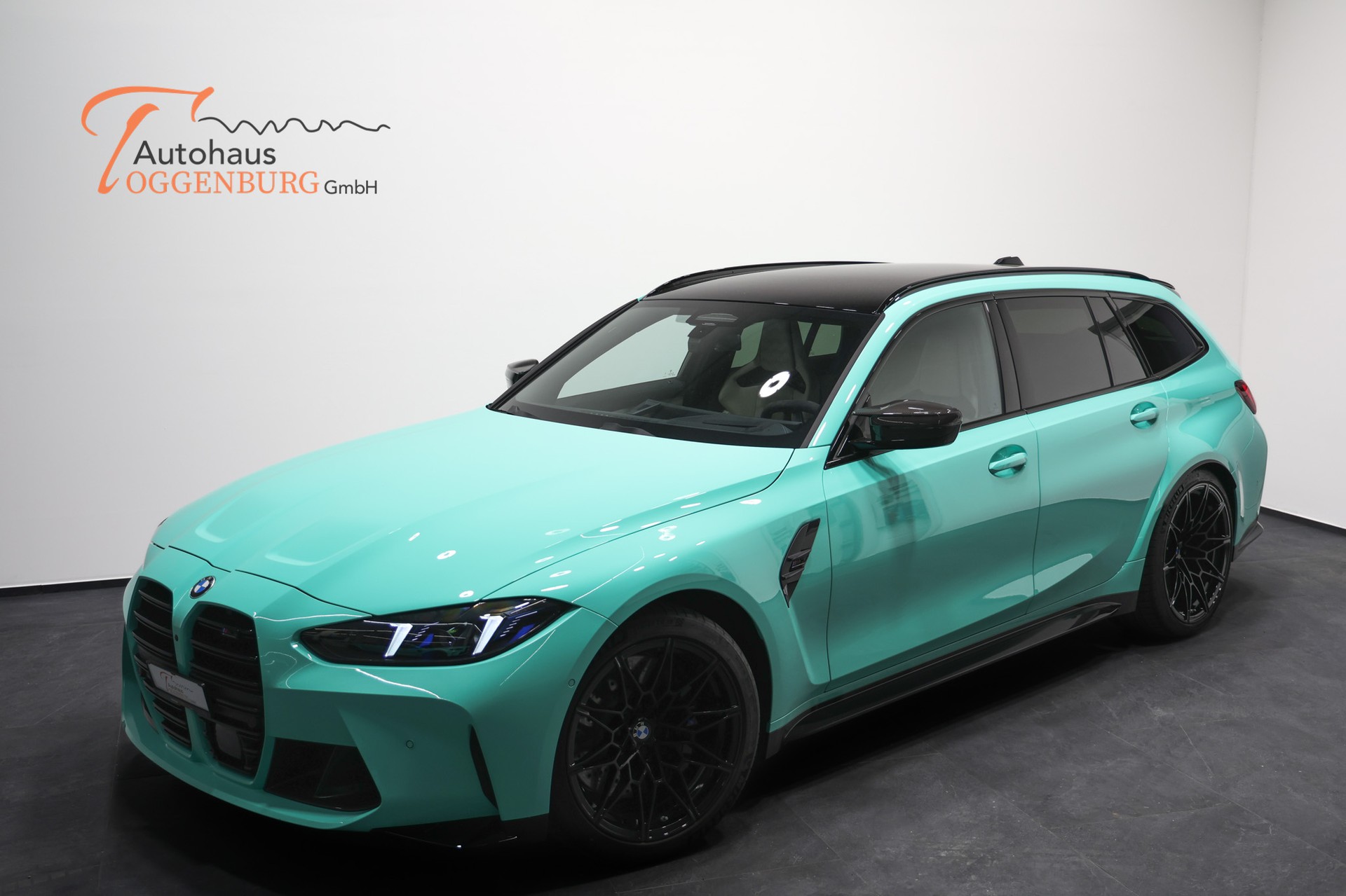 BMW M3 Touring xDrive Competition M LCI *530PS*Sonderlackierung Mintgrün*Carbon Schalensitze*BMW Werksgarantie bis 10.2028*-image-1