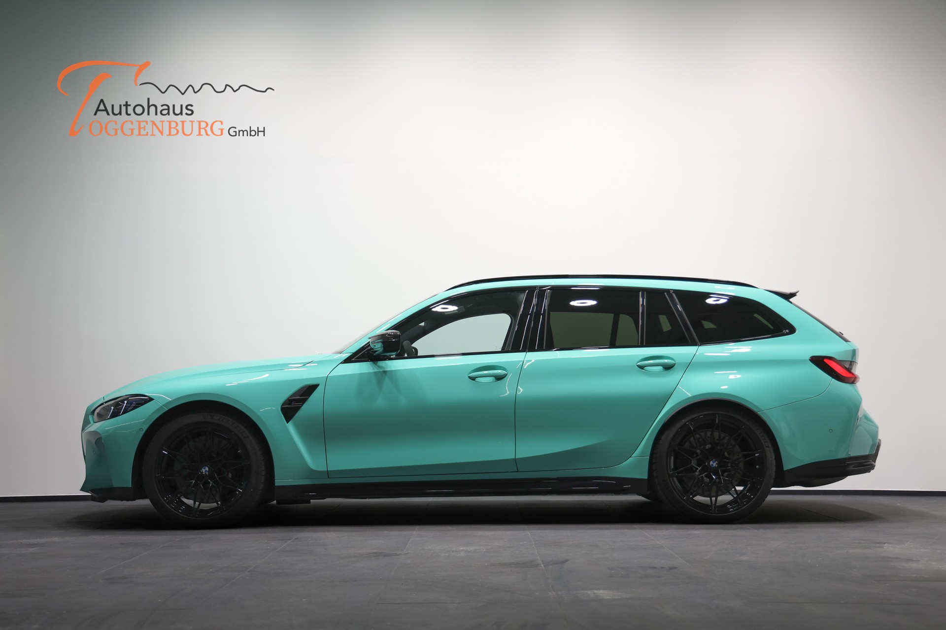 BMW M3 Touring xDrive Competition M LCI *530PS*Sonderlackierung Mintgrün*Carbon Schalensitze*BMW Werksgarantie bis 10.2028*-image-5