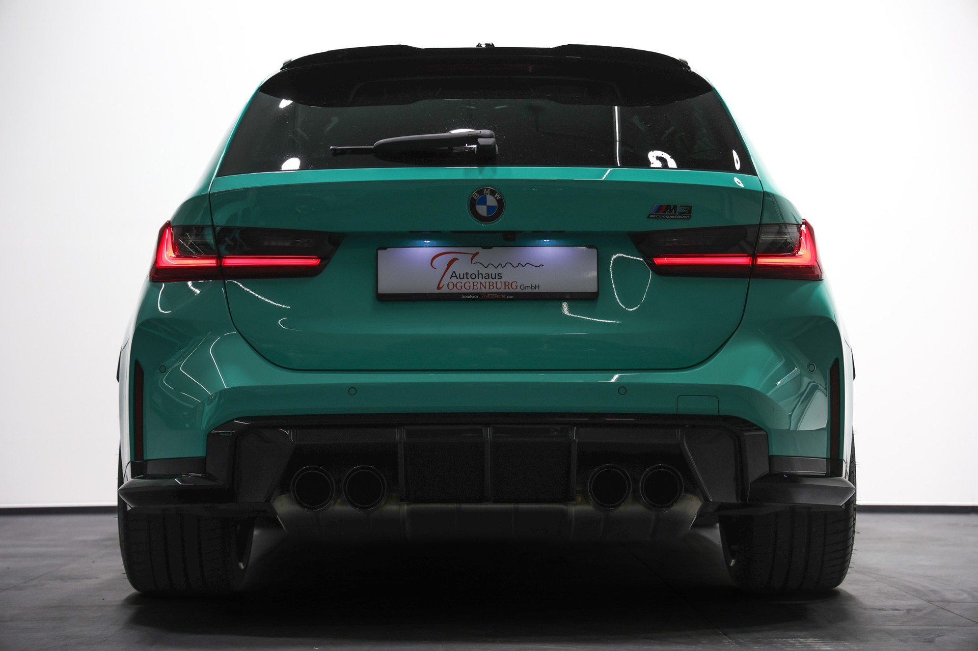 BMW M3 Touring xDrive Competition M LCI *530PS*Sonderlackierung Mintgrün*Carbon Schalensitze*BMW Werksgarantie bis 10.2028*-image-9