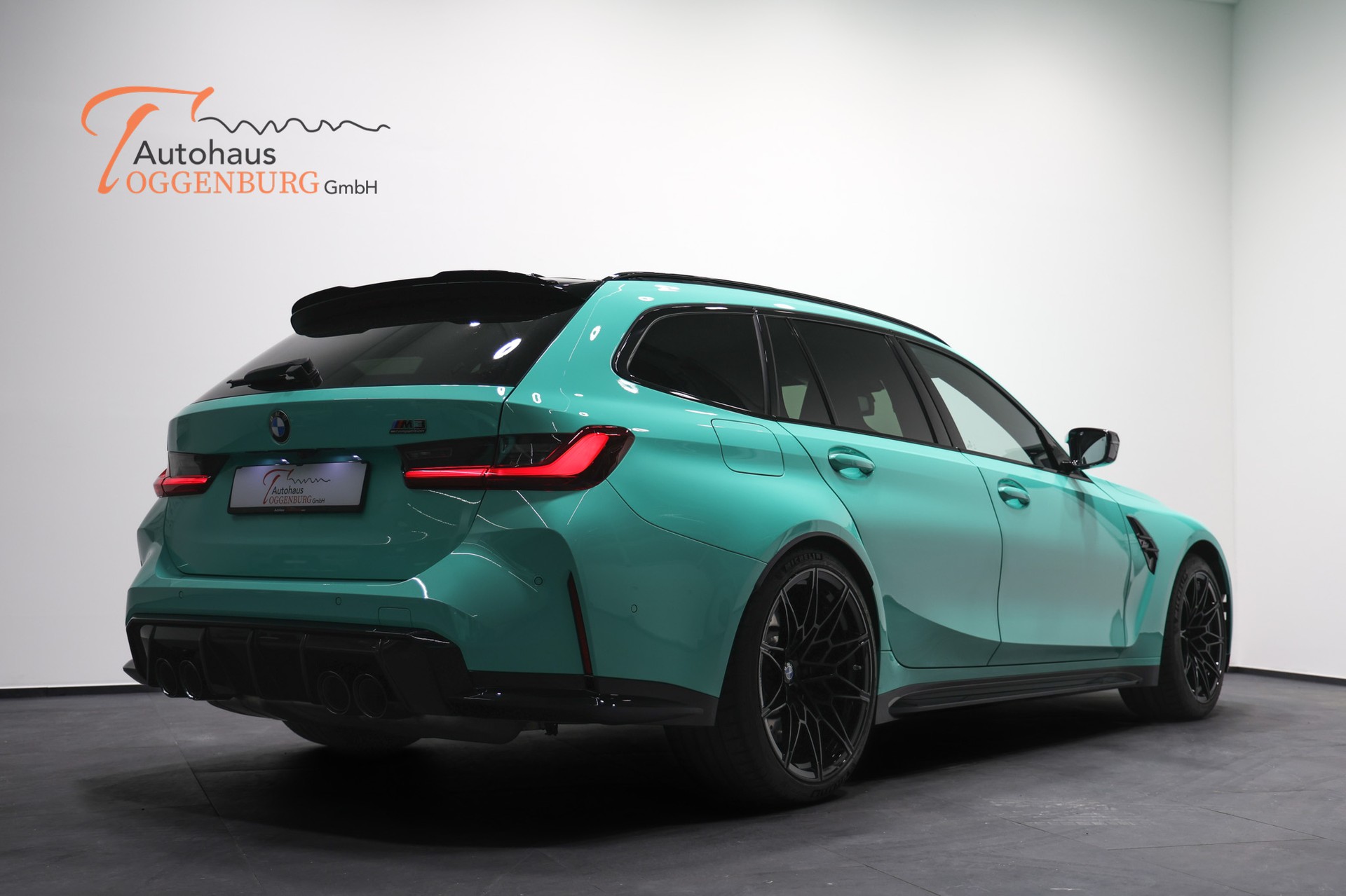 BMW M3 Touring xDrive Competition M LCI *530PS*Sonderlackierung Mintgrün*Carbon Schalensitze*BMW Werksgarantie bis 10.2028*-image-6