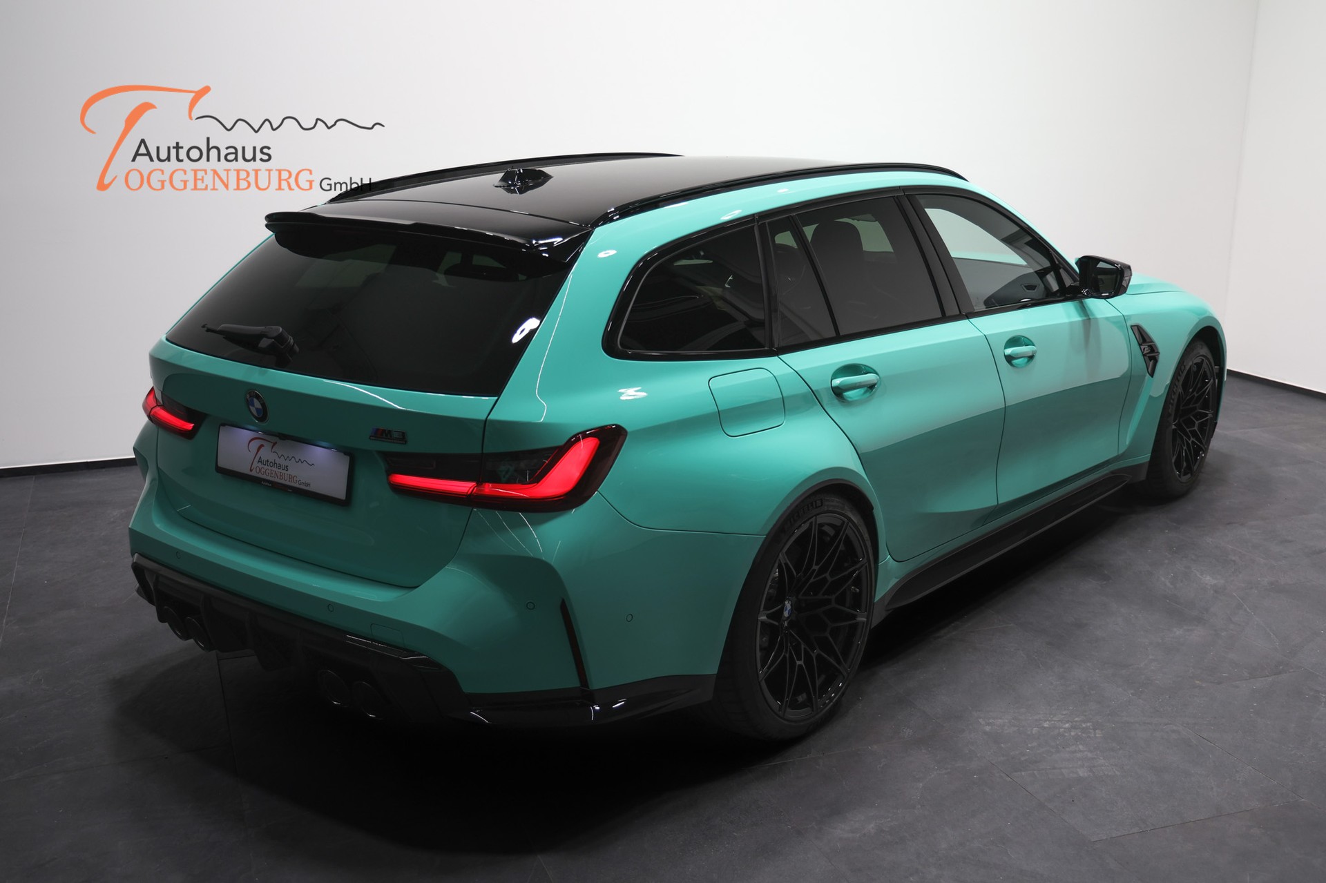 BMW M3 Touring xDrive Competition M LCI *530PS*Sonderlackierung Mintgrün*Carbon Schalensitze*BMW Werksgarantie bis 10.2028*-image-7