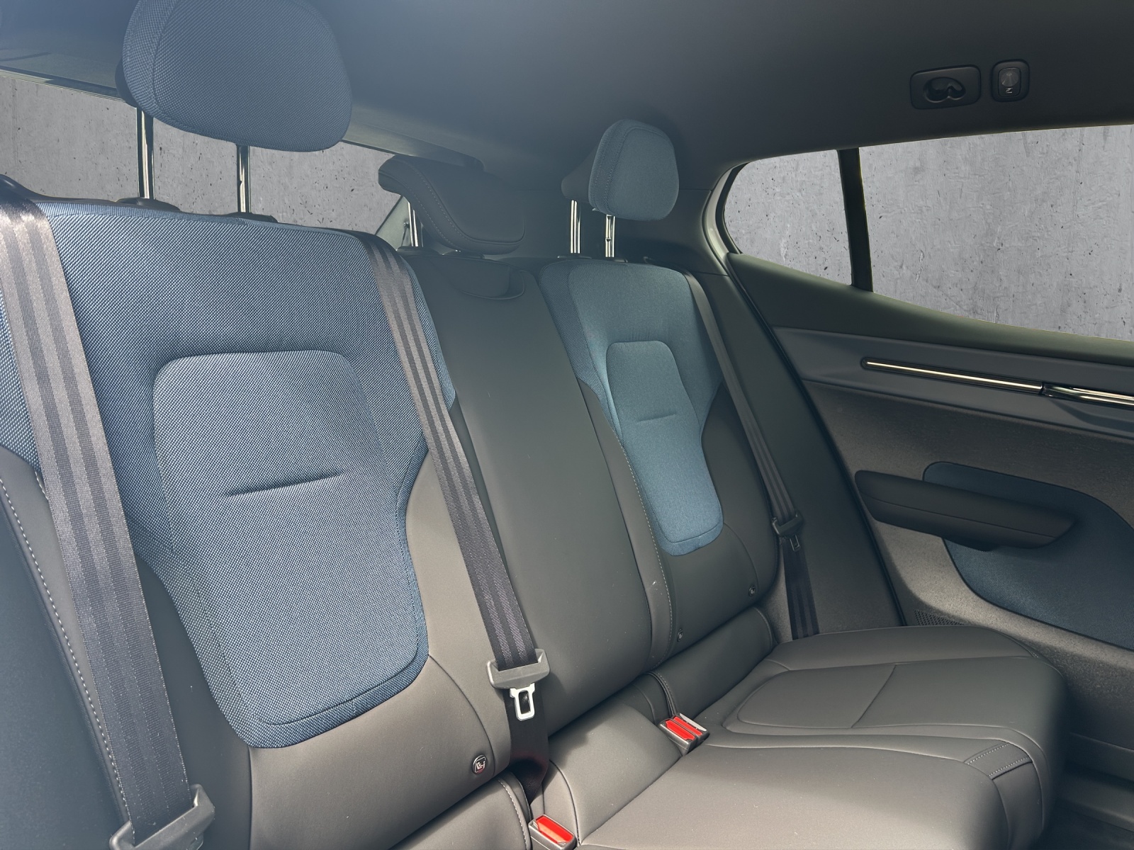 Image VOLVO EX-30 EX30 E60 69kWh Single Motor Extended Range Plus