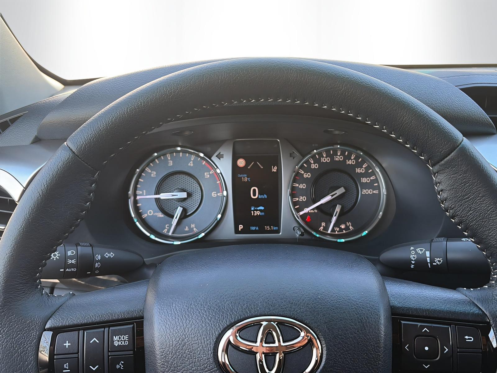 TOYOTA Hilux Double Cab.-Pick-up 2.8 D-4D MHEV 204 Style-image-9