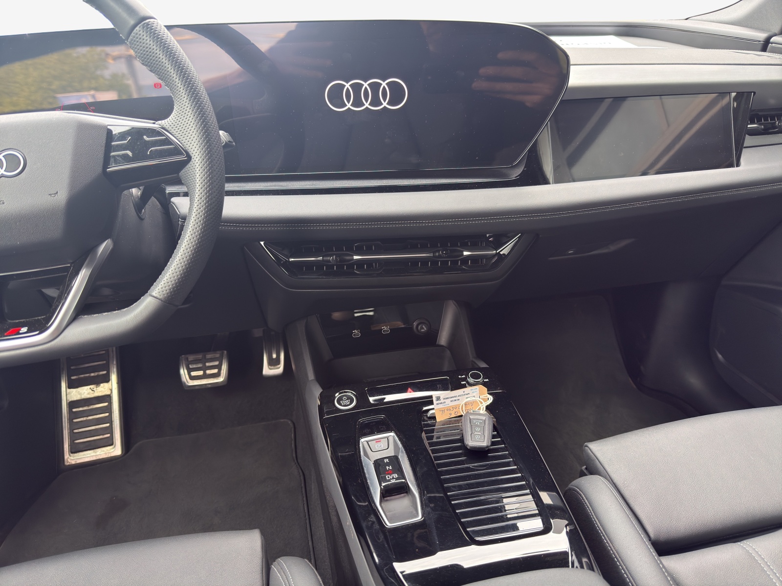AUDI Q6 e-tron quattro-image-11