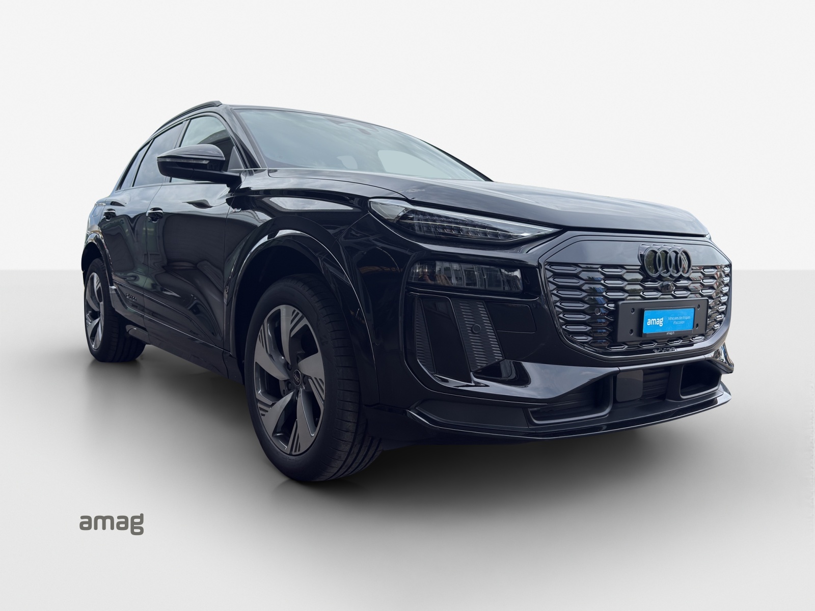 AUDI Q6 e-tron quattro-image-6