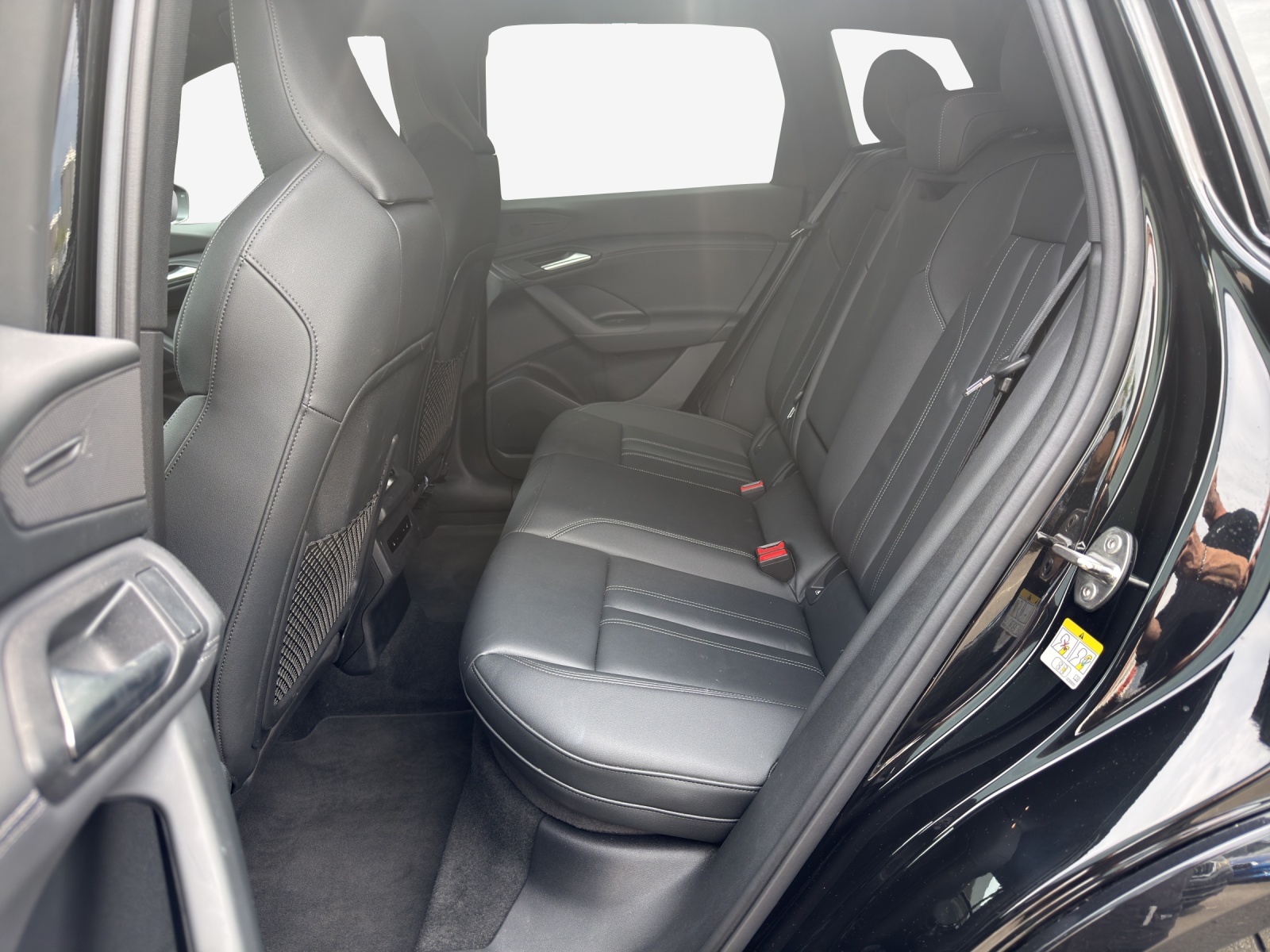 AUDI Q6 e-tron quattro-image-12