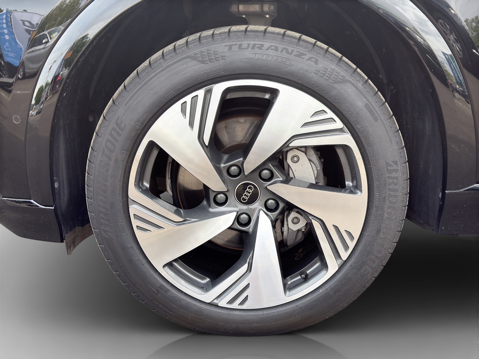 AUDI Q6 e-tron quattro-image-14