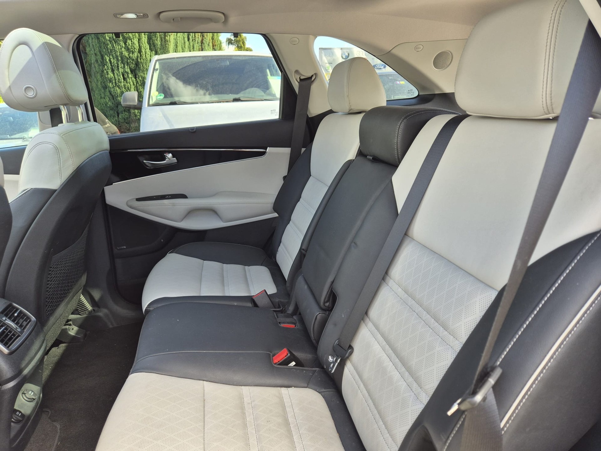 KIA Sorento 2.2 CRDI Style 5P. Automatic-image-5