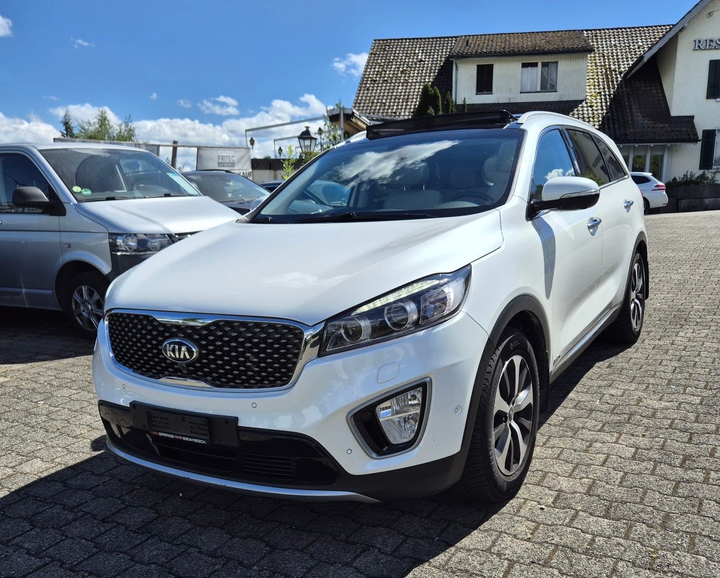 KIA Sorento 2.2 CRDI Style 5P. Automatic-image-1