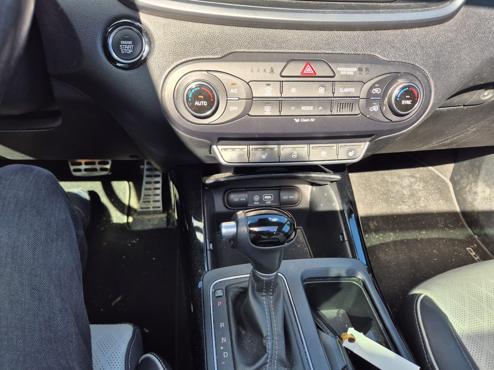 KIA Sorento 2.2 CRDI Style 5P. Automatic-image-8