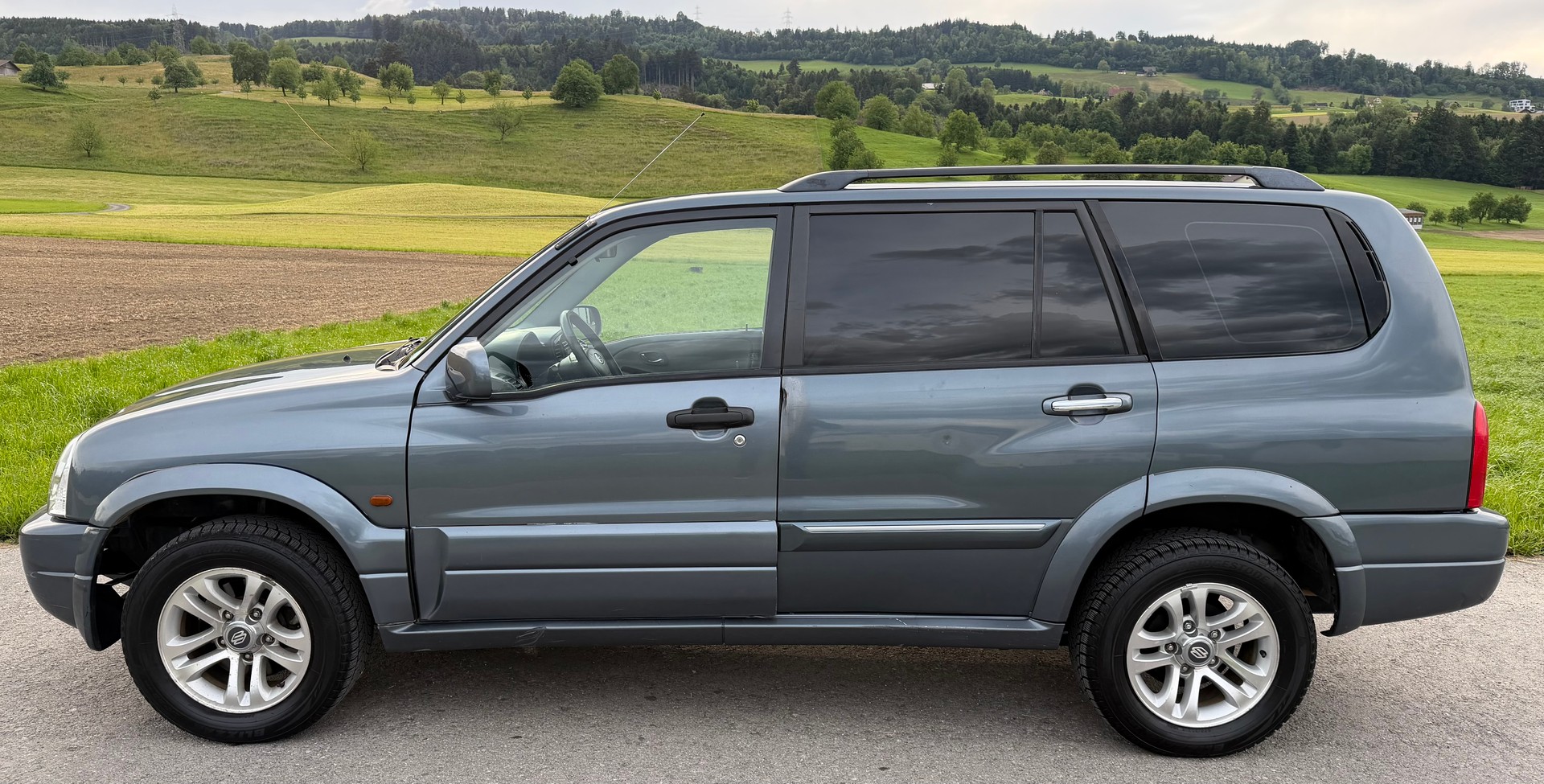 SUZUKI Grand Vitara 2.7 V6 Wagon-image-2