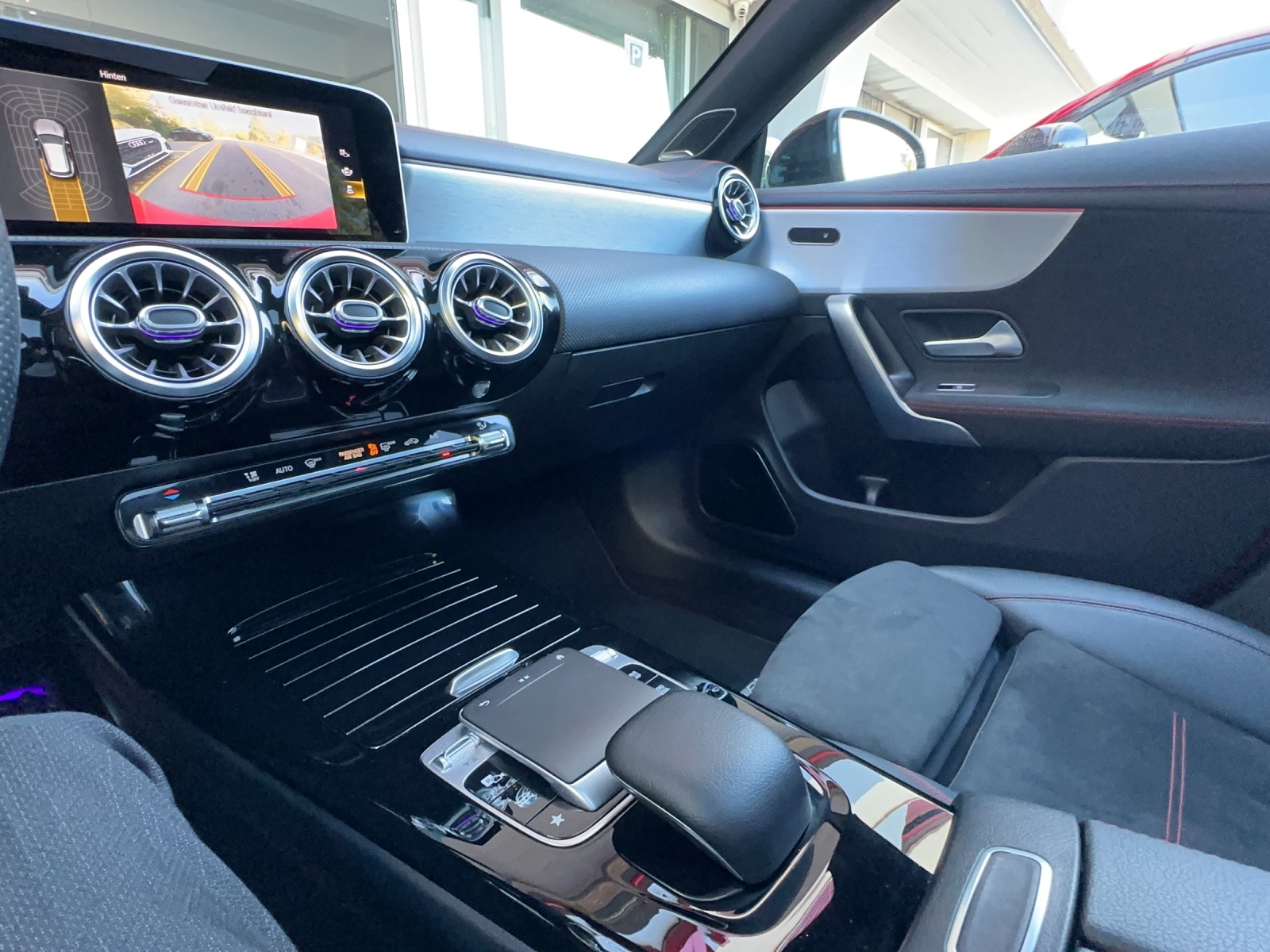 MERCEDES-BENZ CLA Shooting Brake 250 4Matic 7G-DCT AMG Line-image-7