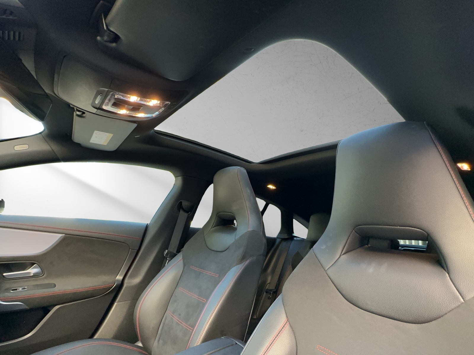 MERCEDES-BENZ CLA Shooting Brake 250 4Matic 7G-DCT AMG Line-image-12