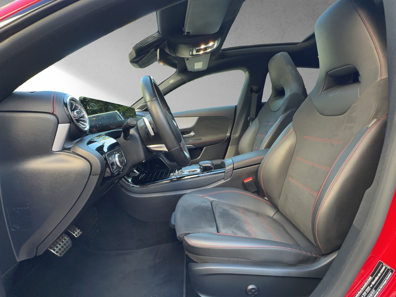 MERCEDES-BENZ CLA Shooting Brake 250 4Matic 7G-DCT AMG Line-image-8