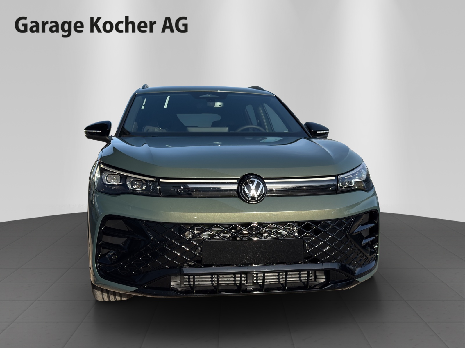 VW Tiguan 2.0 TSI DSG R-Line 4Motion-showroom-element-1
