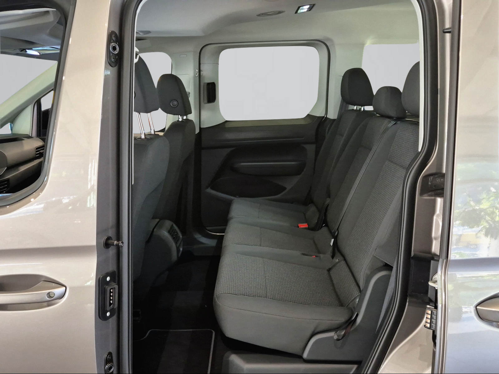 VW Caddy 2.0 TDI Liberty 4Motion-image-11