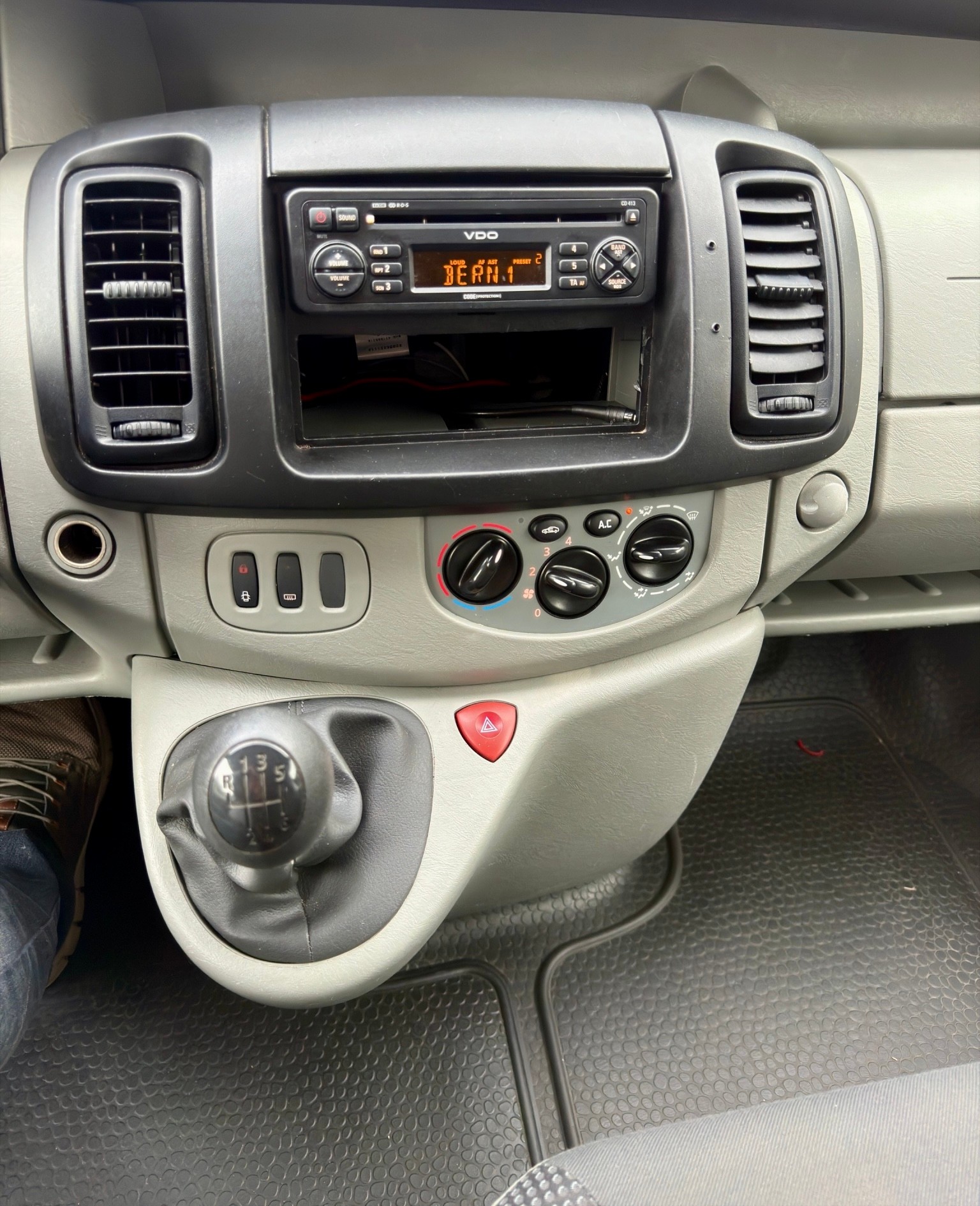 OPEL Vivaro 2.0 CDTI 2.7t 9 Plātzer mit Klimaanlage-image-15