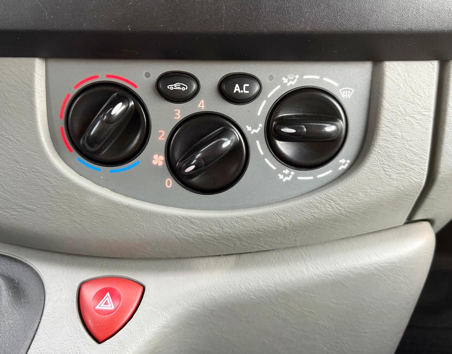 OPEL Vivaro 2.0 CDTI 2.7t 9 Plātzer mit Klimaanlage-image-19