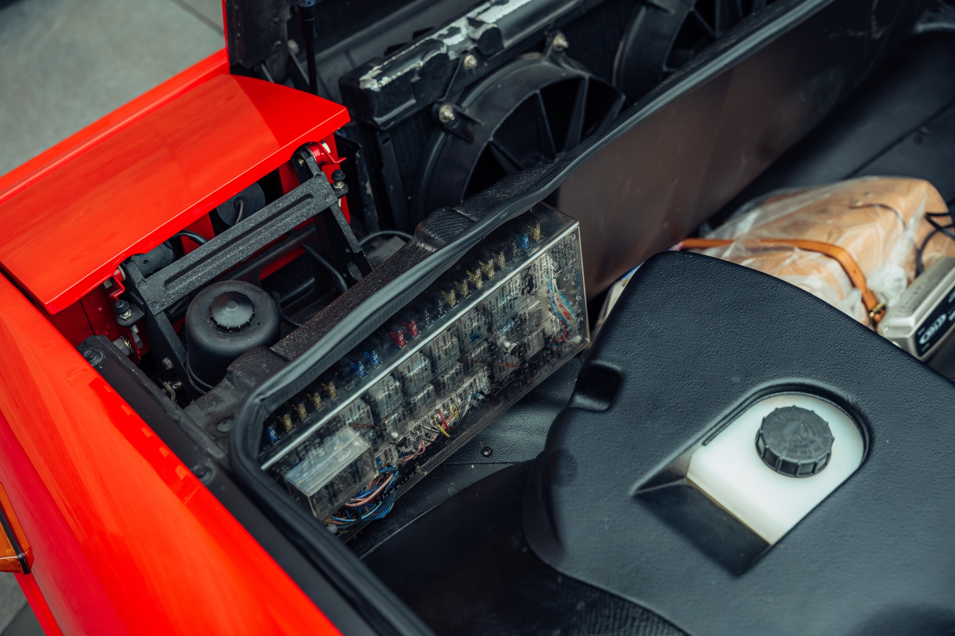 FERRARI Mondial 3.4 T Cabriolet-image-19