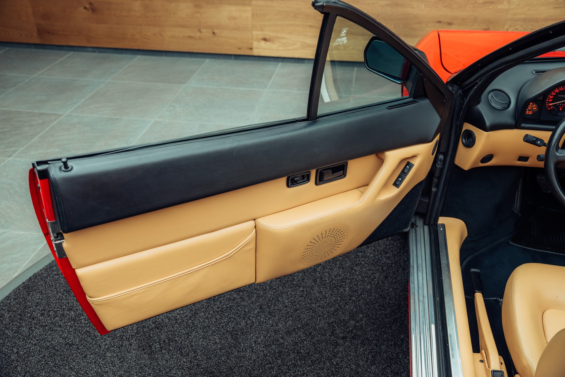 FERRARI Mondial 3.4 T Cabriolet-image-12