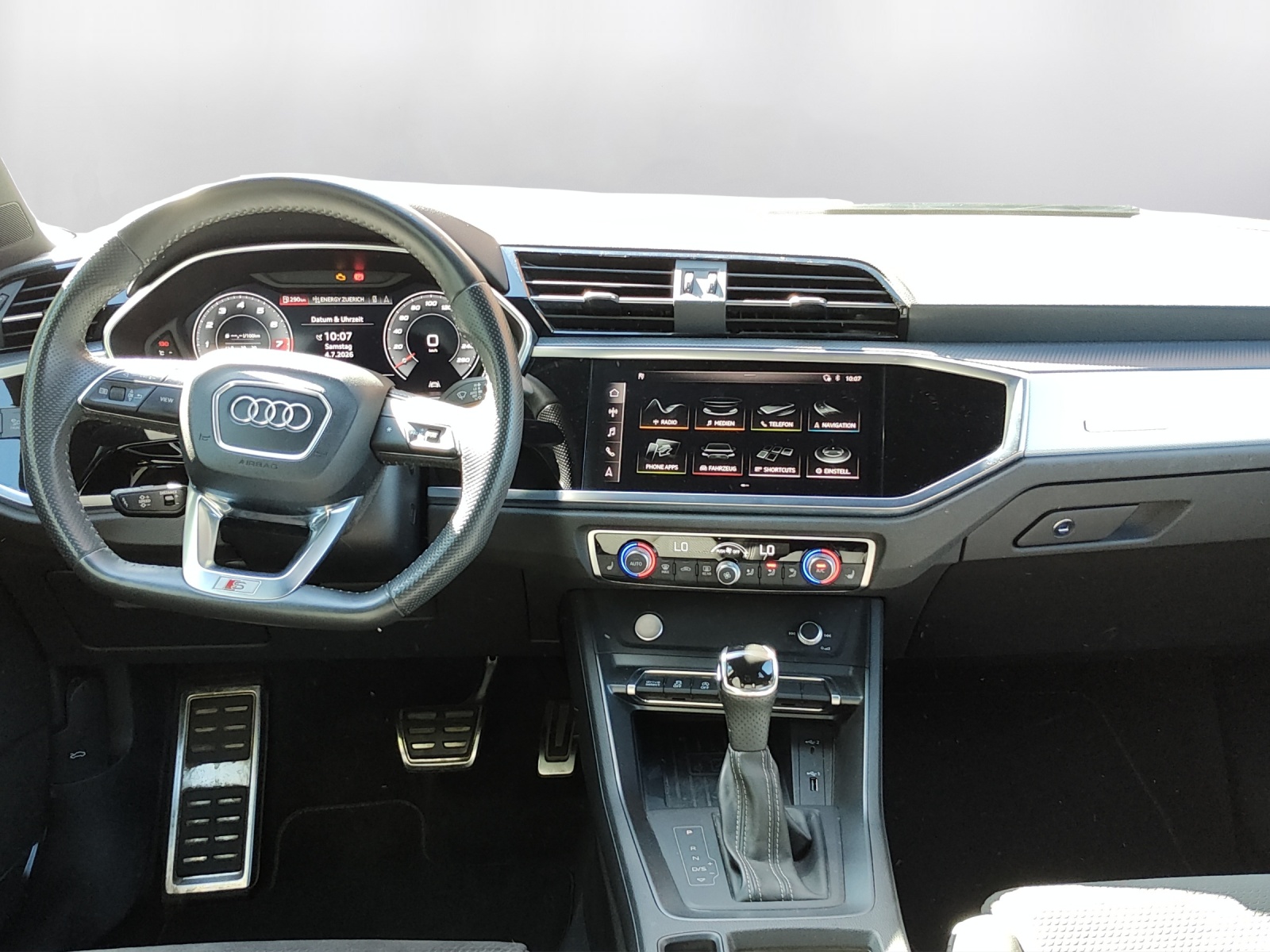 AUDI Q3 40 TFSI S line quattro S-tronic-image-6