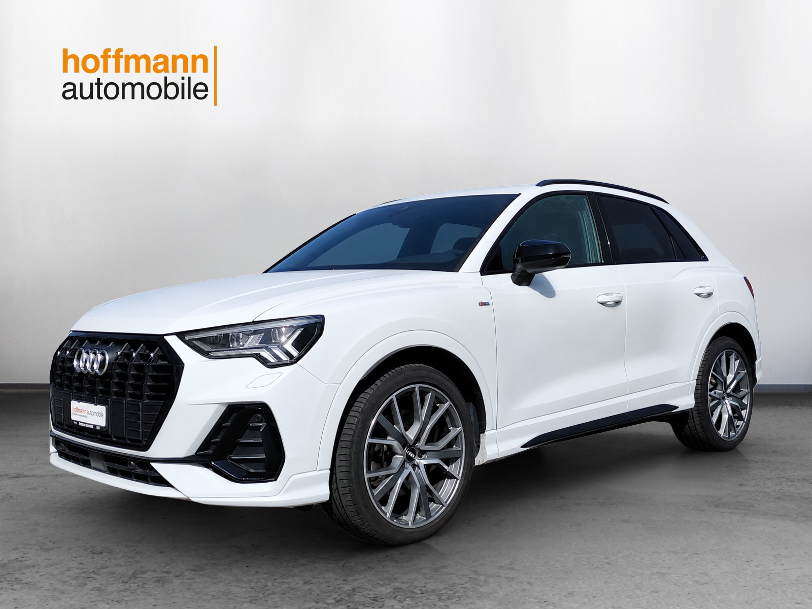 AUDI Q3 40 TFSI S line quattro S-tronic-image-0