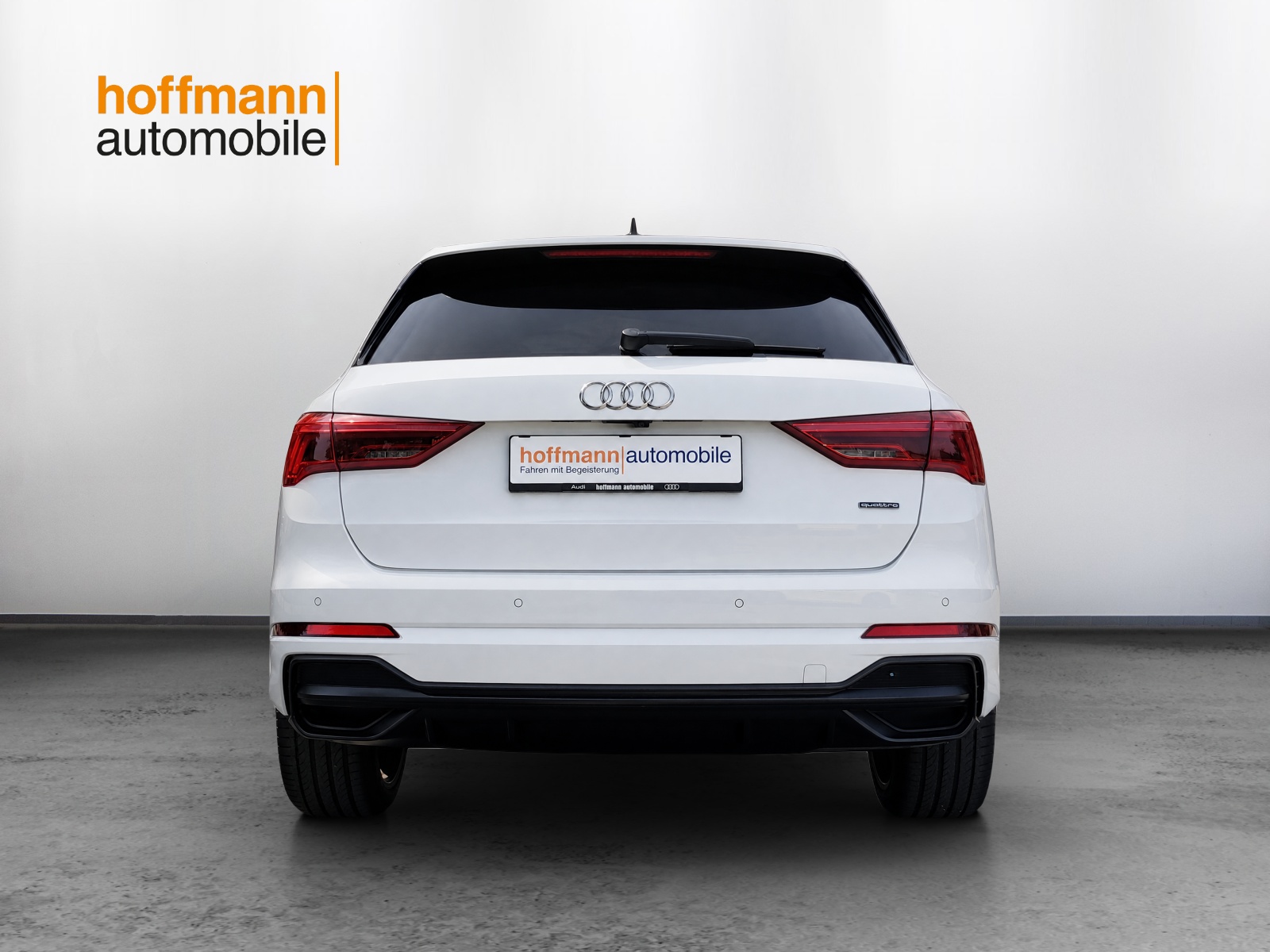 AUDI Q3 40 TFSI S line quattro S-tronic-image-4